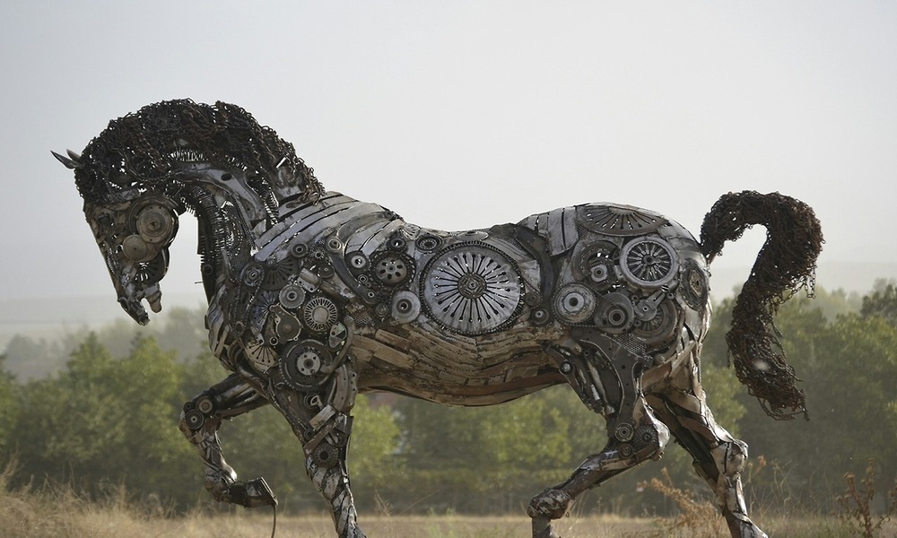 Удивительные скульптуры из металлолома